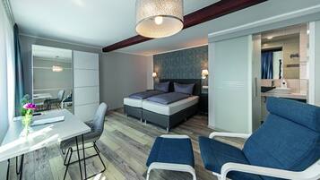 Business-Doppel- oder -Zweibettzimmer | Hochwertige Bettwaren, individuell dekoriert, individuell eingerichtet