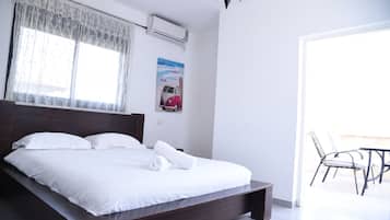 Desk, free WiFi, bed sheets