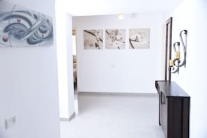 Interior entrance - Villa On The Hill (Galil Tachton)