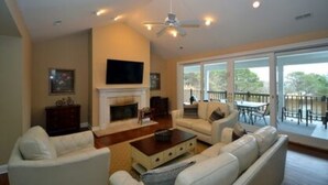 Luxury Villa (Multiple Bedrooms) | Living area - Villa Skylar (Southampton)