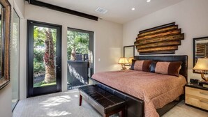Luxury Villa (Multiple Bedrooms) - Villa Skylar (Southampton)