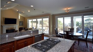 Luxury Villa (Multiple Bedrooms) | Private kitchen - Villa Skylar (Southampton)