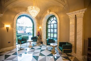 Sala de estar en el lobby