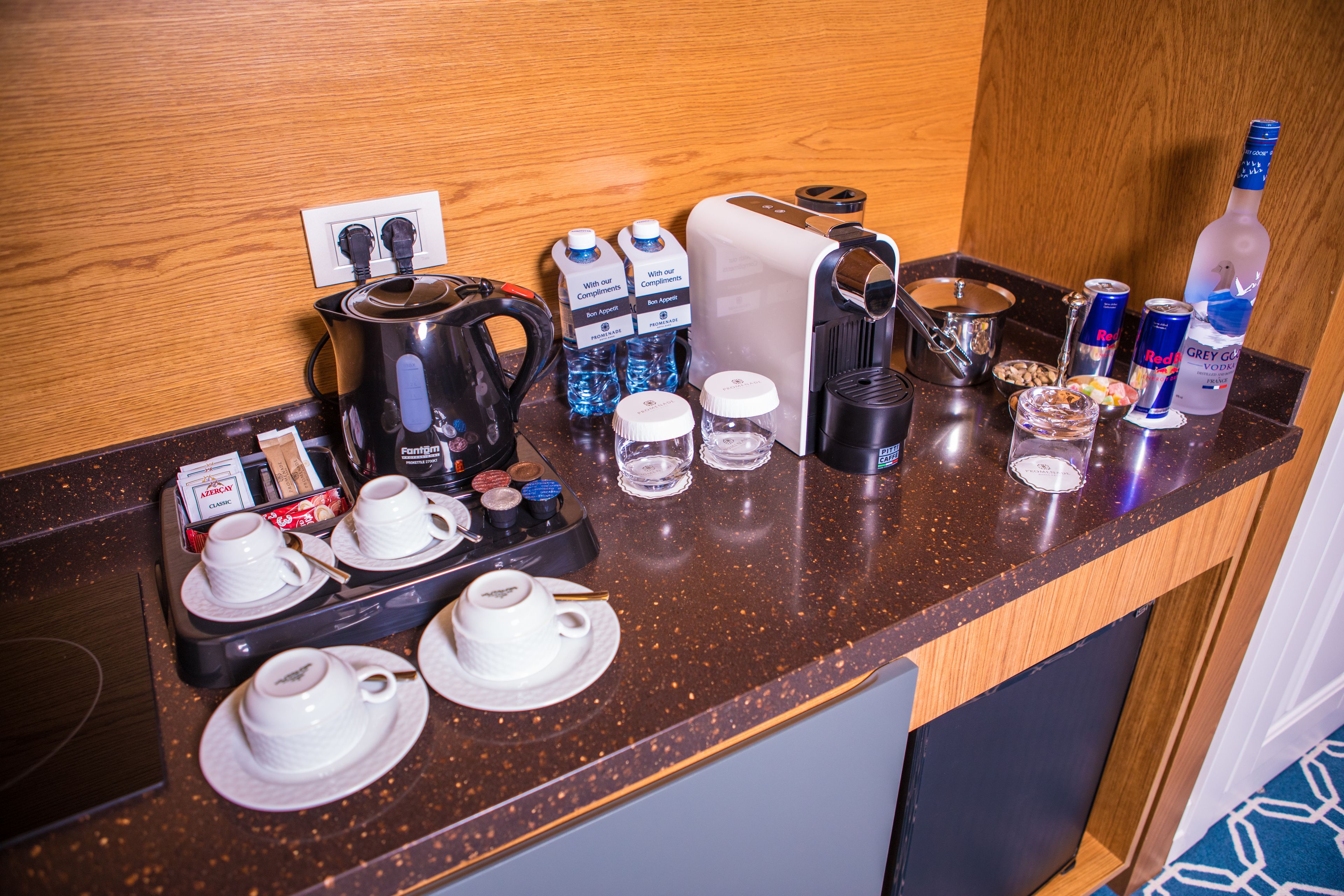 executive suite, 1 king bed | private kitchenette