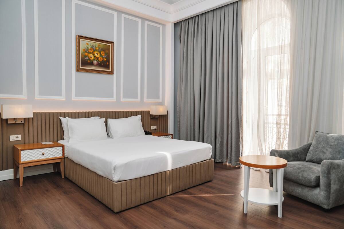 Superior Room, 1 King Bed