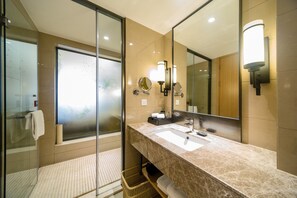 Superior Double Room | Bathroom | Free toiletries, hair dryer, slippers - Super Yard Hotel Chengdu (Chengdu)