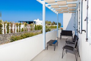 Honeymoon Studio Suite, Jetted Tub, Sea View | Balcony view