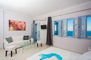 Studio – superior, balkong, sjøutsikt | Barnesenger (inkludert), wi-fi (inkludert) og sengetøy