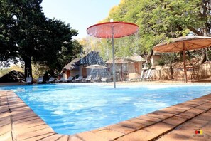 Outdoor pool - Ananda Lodge (Rustenburg)