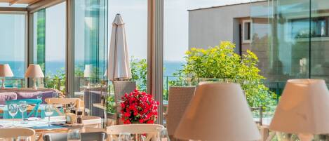 Lunch and dinner served, pool views