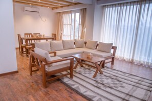 家庭公寓, 2 间卧室, 厨房, 山景 | 客房景观