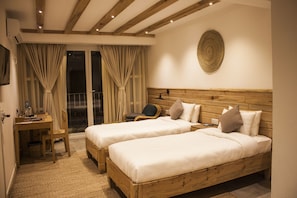 1 bedroom, premium bedding, memory-foam beds, in-room safe