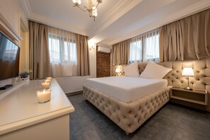 Habitación doble Deluxe, 1 cama Queen size | Minibar, escritorio, wifi gratis y ropa de cama