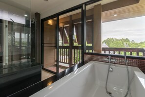 4-Bedroom Villa with Private Pool | Extra diep bad