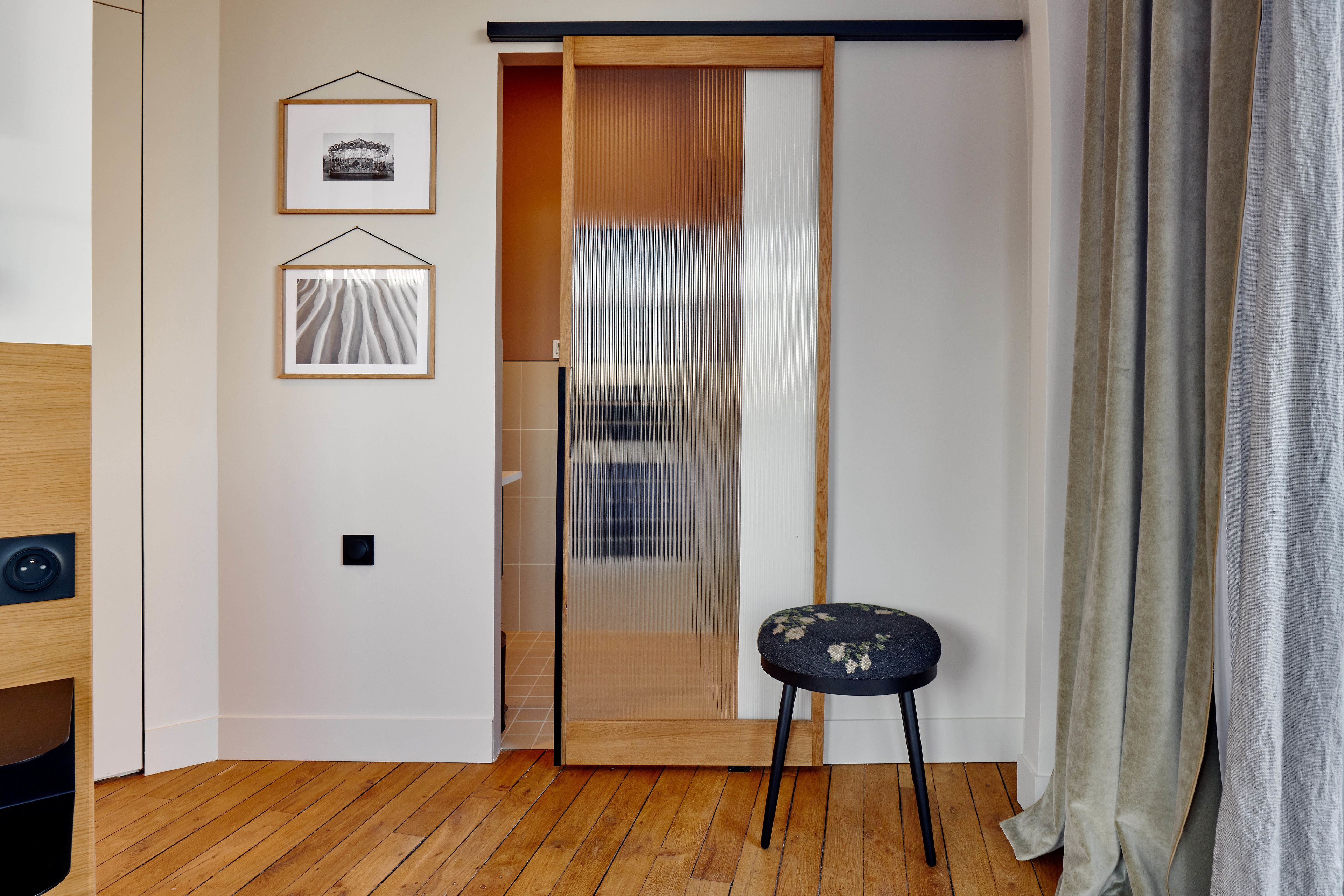 deluxe double room | in-room safe, individually decorated, individually furnished, desk