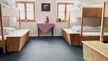 Gemeinsamer Schlafsaal, Gemeinschaftsbad