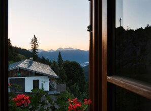 Individuell inredning, unika möbler och sängkläder