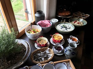 Free daily buffet breakfast