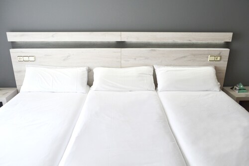 Hostal Alda Puerta Coruña