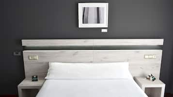 Single Room | 1 bedroom, desk, blackout drapes, soundproofing