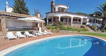 Club Villamar - Eine traumhafte und moderne, spanische Villa in der Nähe des Mittelmeers.