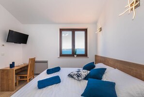 2 bedrooms, free WiFi