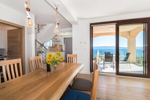 Fridge, oven, dishwasher