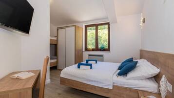 2 bedrooms, free WiFi