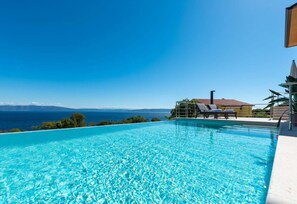 Pool - Apartment Girasole (Rasa)