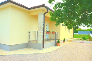 Exterior detail - Private Villa in Kunj (Rasa)