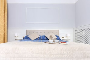 Double Room, 1 Queen Bed