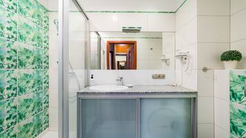 Apartment (1C/18) | Bathroom