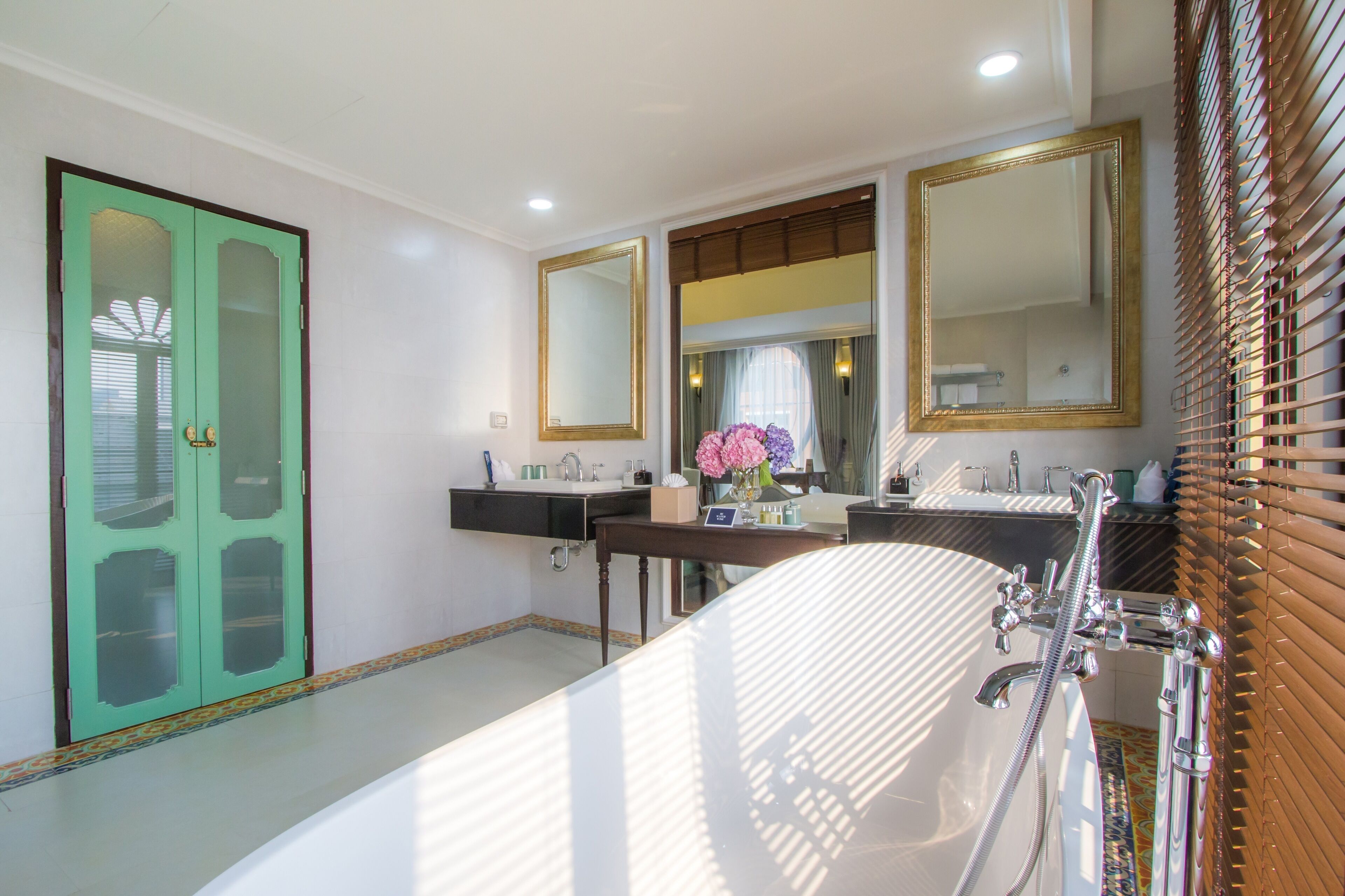 daraya suite | bathroom | free toiletries, hair dryer, dressing gowns, slippers