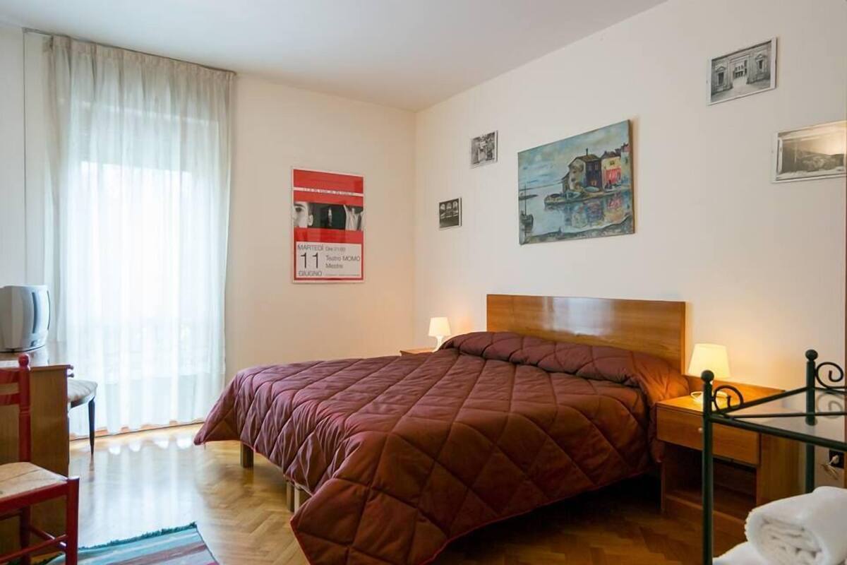 Desk, blackout curtains, free WiFi, bed sheets