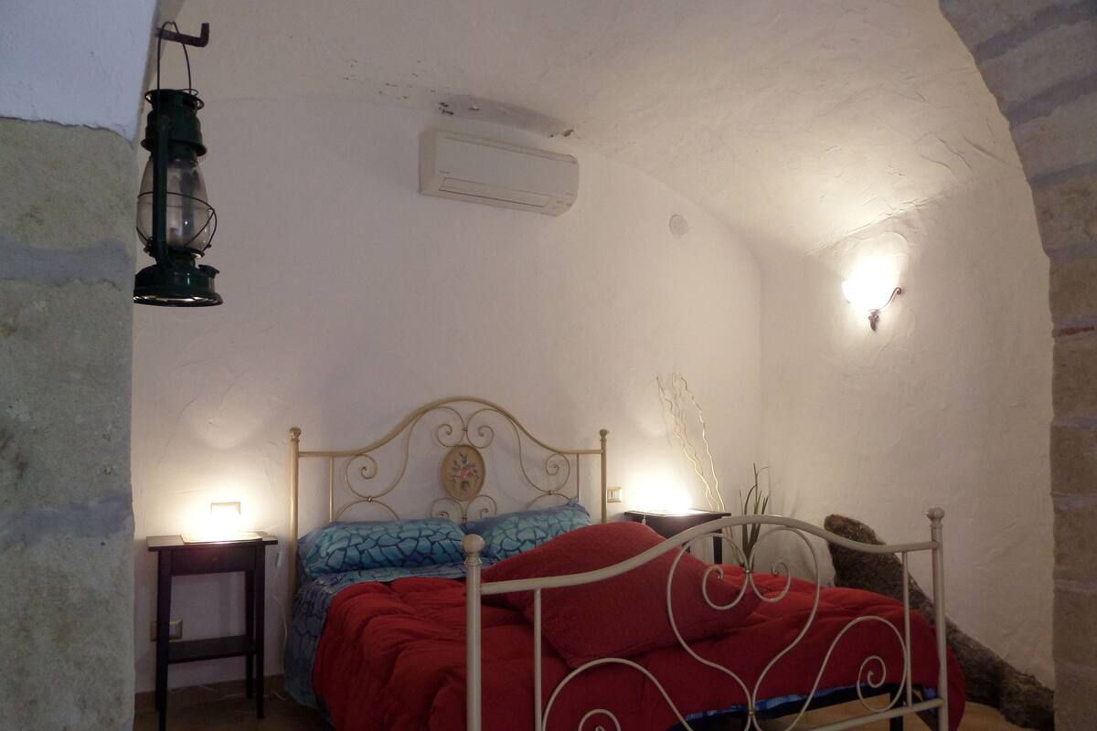 Double Room | Desk, soundproofing, free cribs/infant beds, rollaway beds