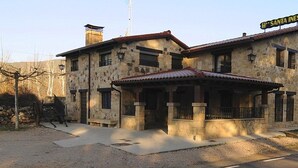 Front of property - Hotel Rural Santa Inés (Vinuesa)