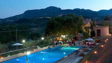 Piscina stagionale all'aperto