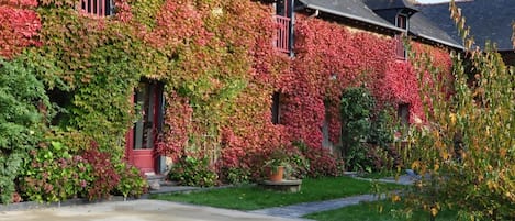 Fachada de la propiedad