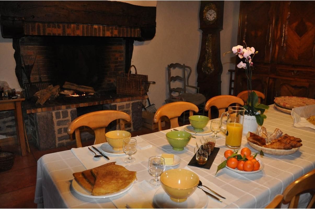 Free daily cooked-to-order breakfast