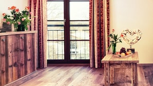 Standard Apartment | Living area | Flat-screen TV - Gasthaus Georg Ludwig Maising (Poecking)