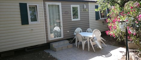 Mobile Home, 2 Bedrooms, Terrace (Trigano) | Terrace/patio