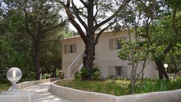 Villa, 3 chambres, terrasse | Décoration personnalisée, ameublement personnalisé, rideaux occultants