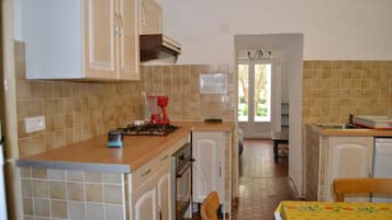 Villa, 2 chambres, terrasse, rez-de-chaussée | Cuisine privée