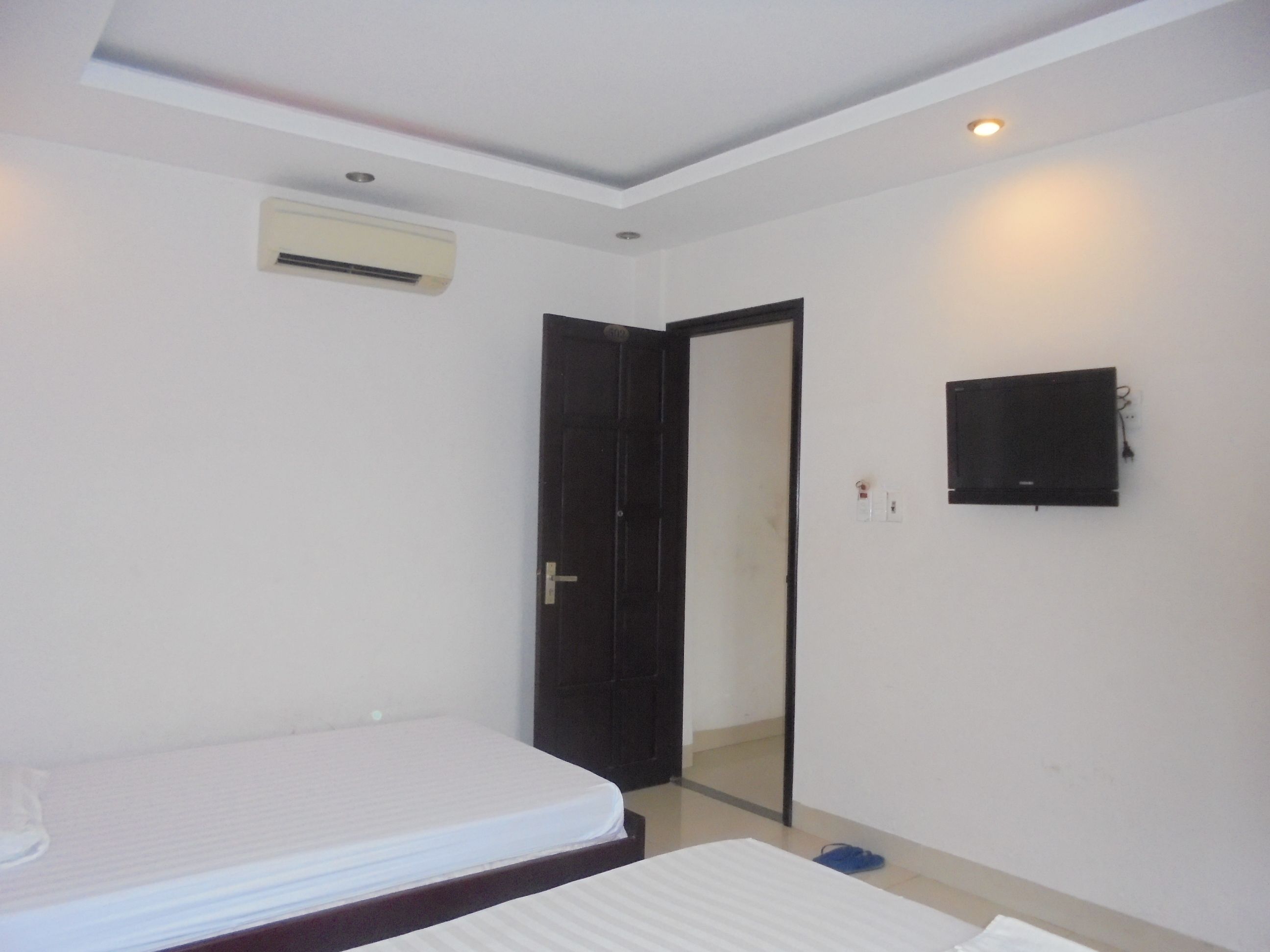 minibar, desk, iron/ironing board, free wifi