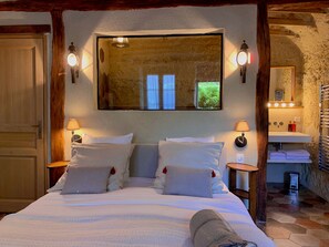 Deluxe Double Room, Garden View | Egyptian cotton sheets, premium bedding, memory foam beds - Le Gaimont (Vouvray)