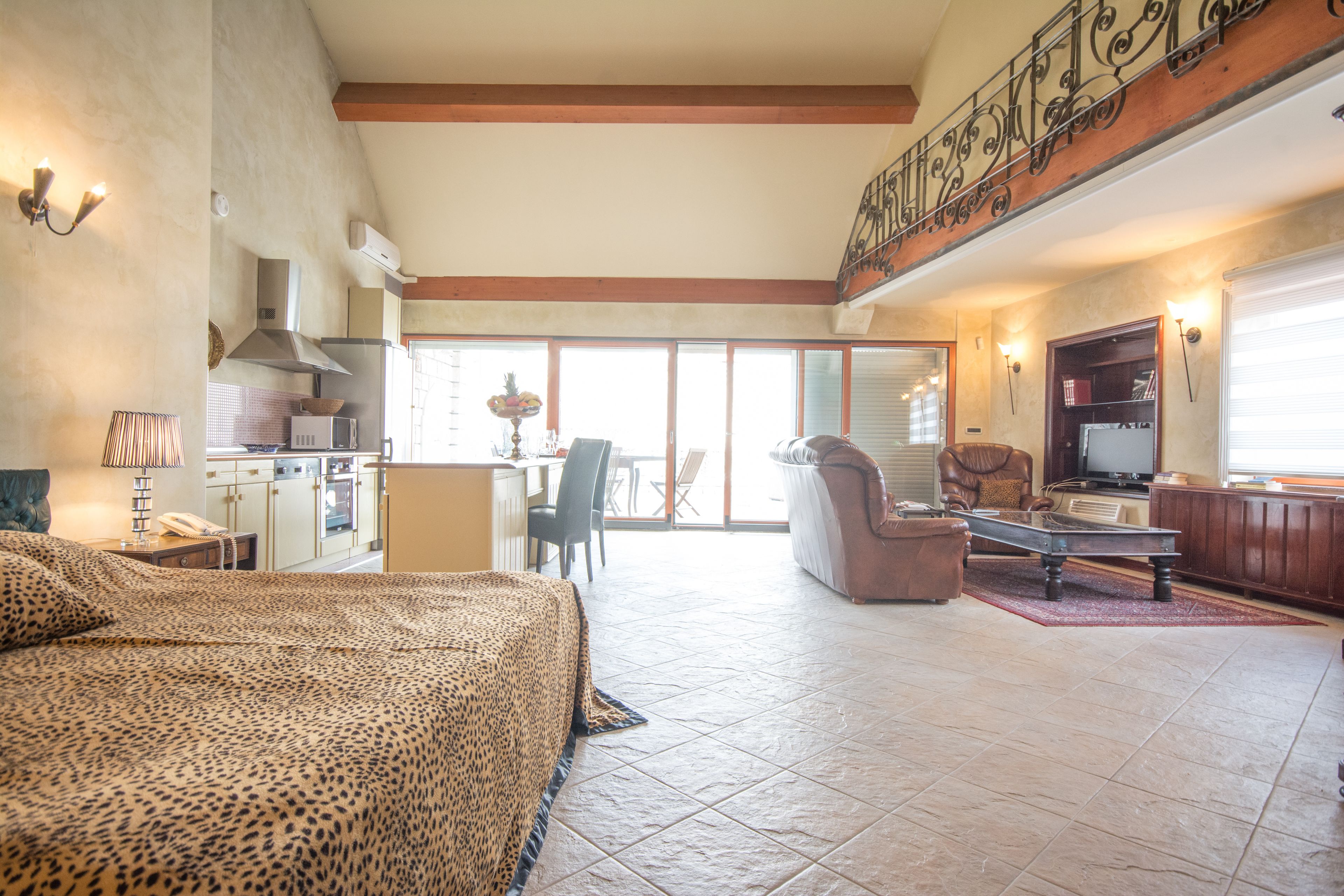 Luxury Apartment, 1 Double Bed | Minibar, desk, free cribs/infant beds, free WiFi