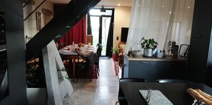 Free daily continental breakfast