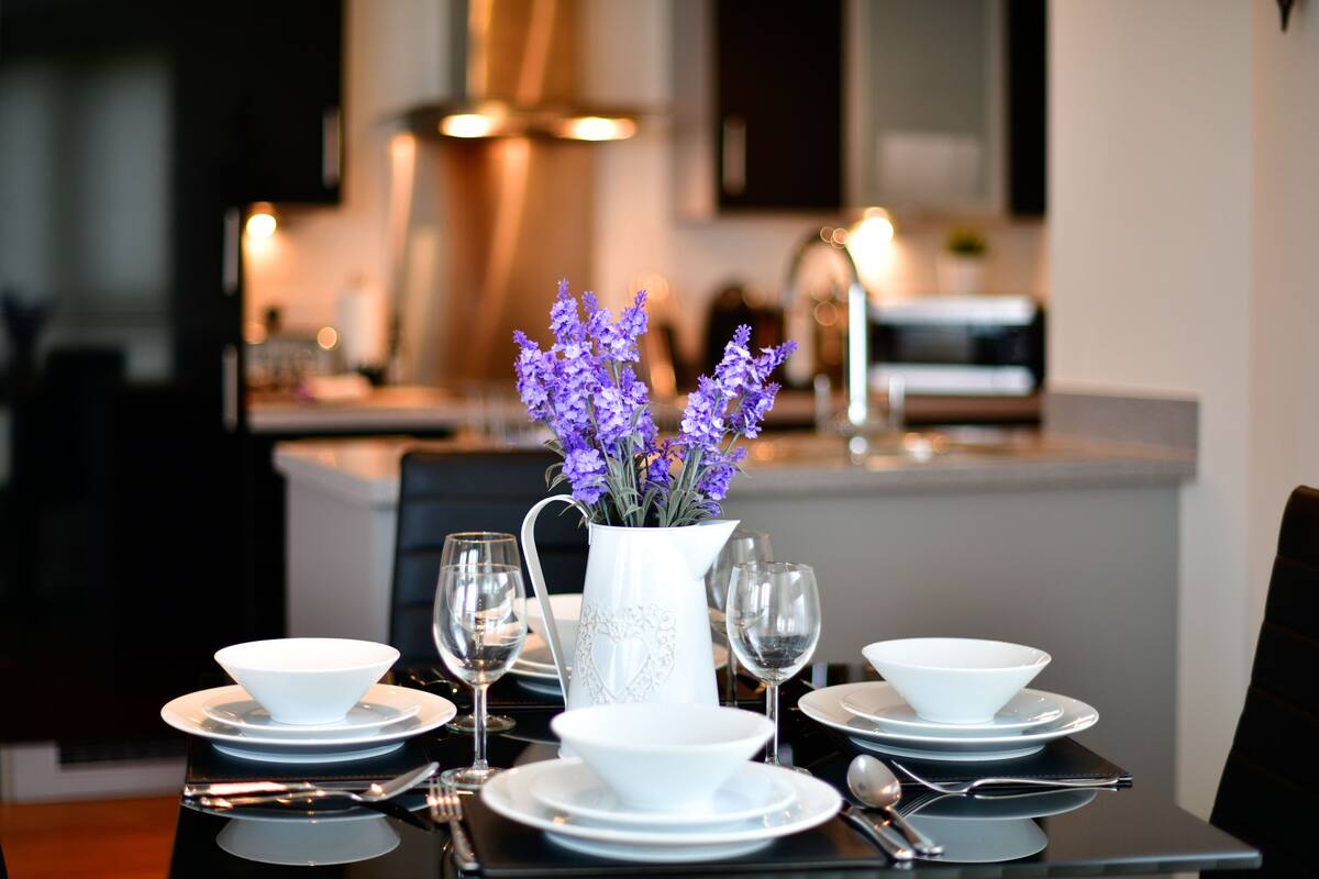 Luxe appartement, 2 slaapkamers | Dineren op de kamer