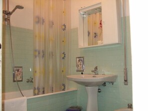 Shower, free toiletries, hair dryer, bidet - Venice Lagoon House (Mestre)