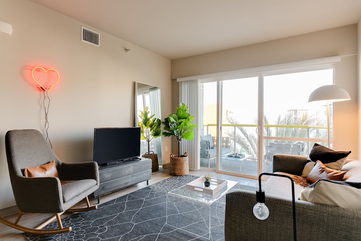 Apartment, 1 Bedroom, Balcony, Courtyard View | Living area
